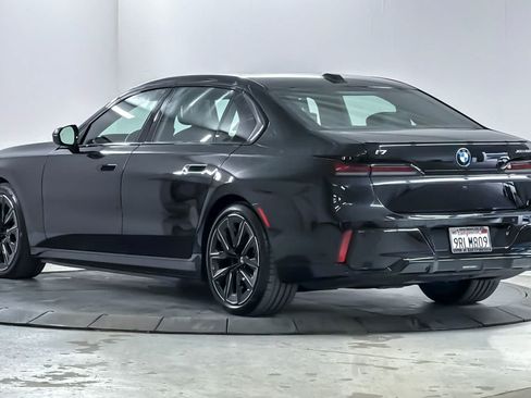 Used 2025 BMW i7 xDrive60 AWD/4WD image 6