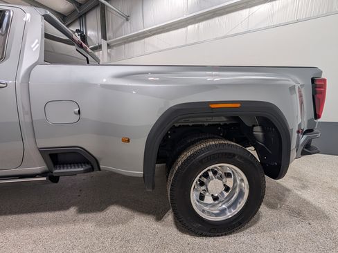 Used 2026 GMC Sierra 3500 Denali w/ Denali Reserve Package AWD/4WD image 8