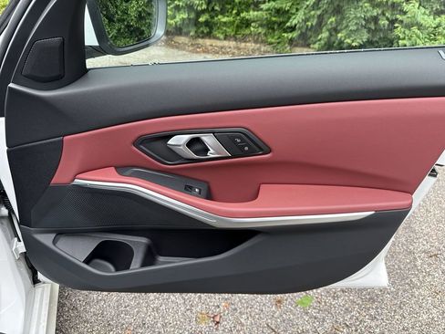 Used 2025 BMW 330i xDrive Sedan w/ Convenience Package image 30