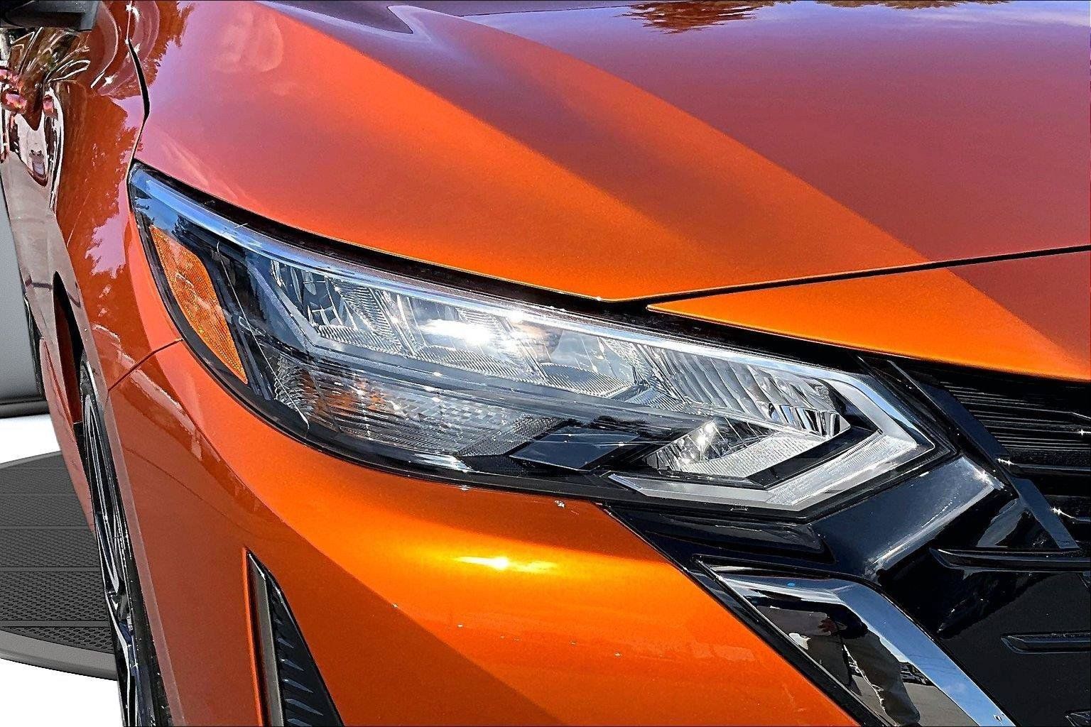 Used 2025 Nissan Sentra SR w/ SR Premium Package FWD image 30
