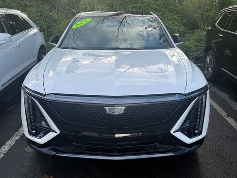 Certified 2024 Cadillac Lyriq Sport AWD/4WD image 2
