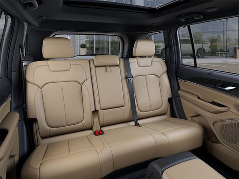 New 2025 Jeep Grand Cherokee Limited image 15