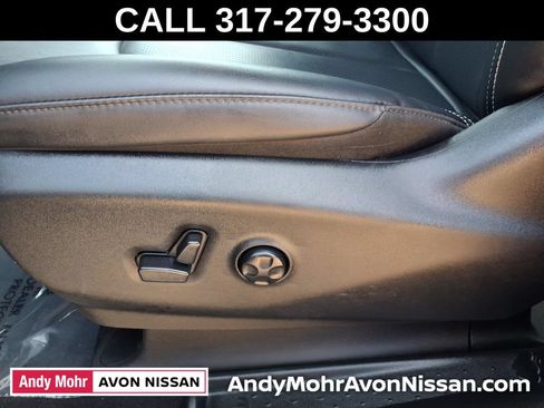 Used 2025 Chrysler Pacifica Select FWD image 17
