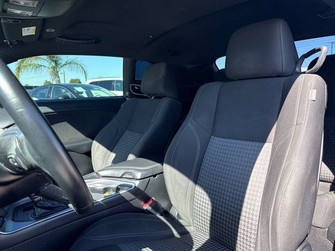Used 2019 Dodge Challenger SXT RWD image 7