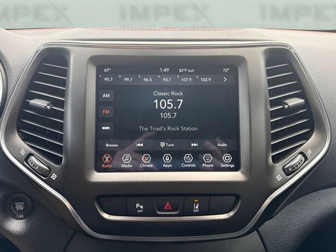 Used 2021 Jeep Cherokee Trailhawk AWD/4WD image 19