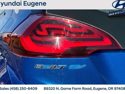 Used 2017 Chevrolet Bolt Premier w/ Driver Confidence II Package image 40