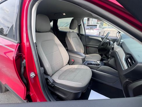 Used 2022 Ford Escape SE w/ SE Sport Appearance Package image 31