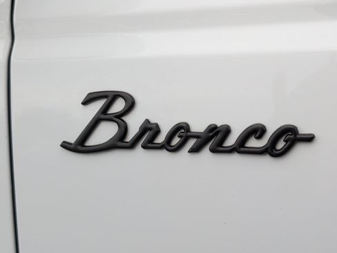 Used 2022 Ford Bronco 4-Door w/ Sasquatch Package image 12