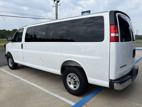 Certified 2025 Chevrolet Express 3500 LT w/ LT Preferred Equipment Group RWD image 6