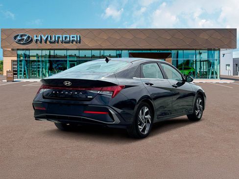 New 2025 Hyundai Elantra Limited image 7