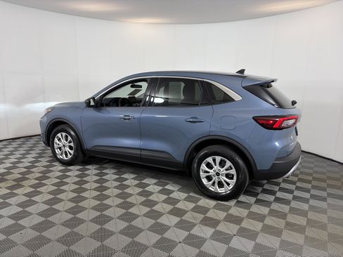 Used 2023 Ford Escape Active image 8