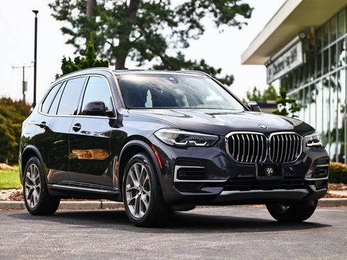 Used 2022 BMW X5 xDrive40i w/ Premium Package AWD/4WD image 1