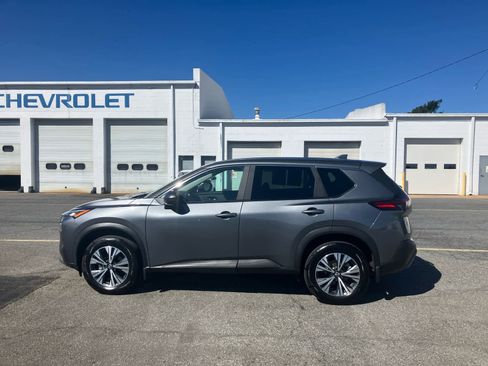 Used 2023 Nissan Rogue SV AWD/4WD image 5