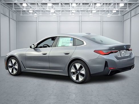 Used 2025 BMW i4 xDrive40i w/ Driving Assistance Package image 7