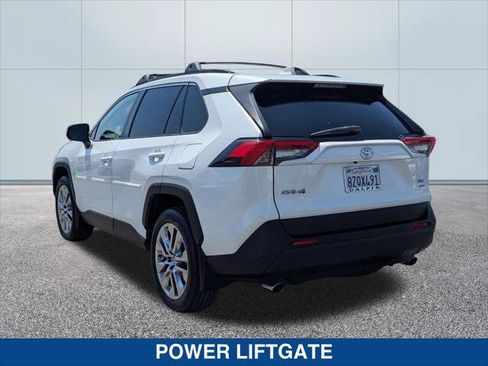 Used 2022 Toyota RAV4 XLE Premium w/ Carpet Mat Package (TMS) AWD/4WD image 3