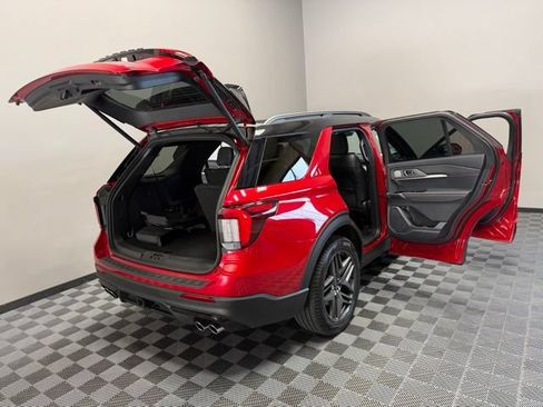 Used 2025 Ford Explorer ST w/ Sun And Sound Package AWD/4WD image 30