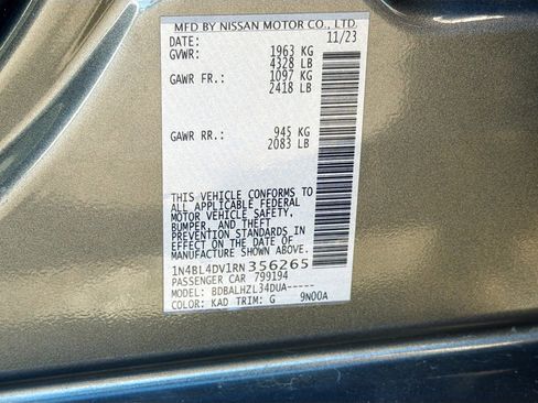Used 2024 Nissan Altima 2.5 SV image 41