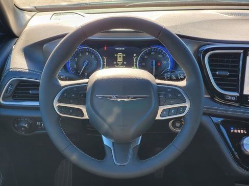New 2026 Chrysler Pacifica Select image 21