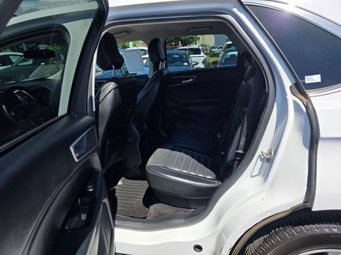 Used 2017 Ford Edge SEL w/ Equipment Group 201A FWD image 10