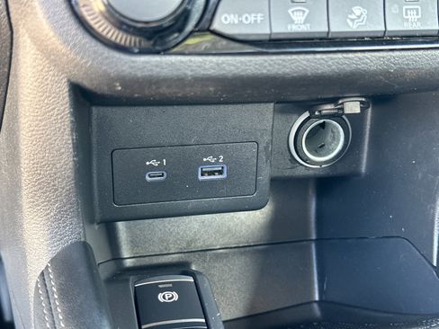 Certified 2021 Nissan Kicks SR w/ SR Premium Package image 32