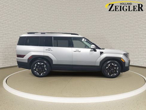 Used 2025 Hyundai Santa Fe SEL image 4