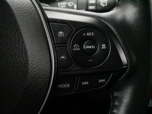 Used 2023 Toyota Corolla Cross XSE image 25