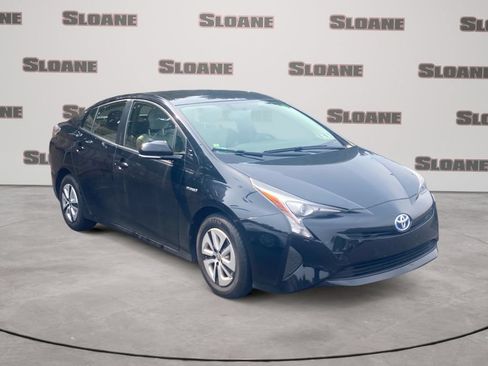 Used 2016 Toyota Prius Two FWD image 2