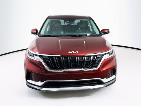 Used 2024 Kia Carnival LX image 2