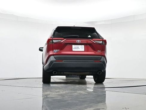Used 2020 Toyota RAV4 XLE Premium FWD image 37