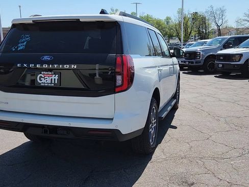 New 2025 Ford Expedition Active image 8