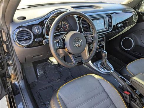 Used 2018 Volkswagen Beetle 2.0T Dune image 10