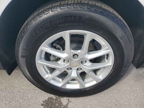 Used 2023 Chevrolet Equinox LT image 29