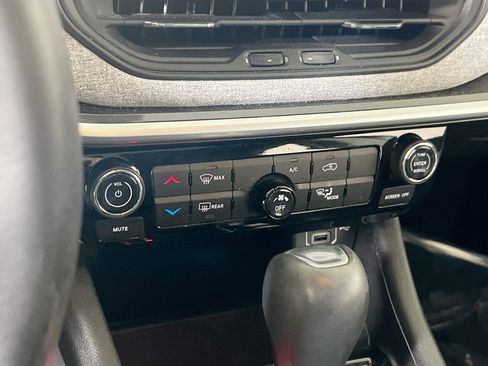 Used 2022 Jeep Compass Latitude w/ Sun and Sound Group image 15