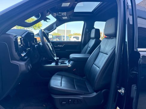 Used 2024 Chevrolet Silverado 1500 High Country w/ High Country Premium Package AWD/4WD image 7