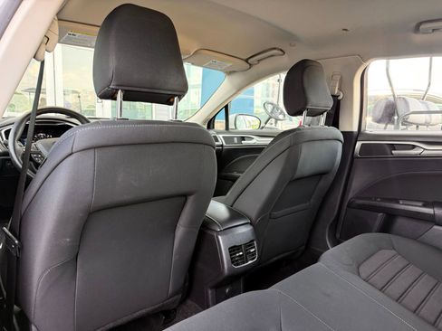 Used 2020 Ford Fusion SE FWD image 15