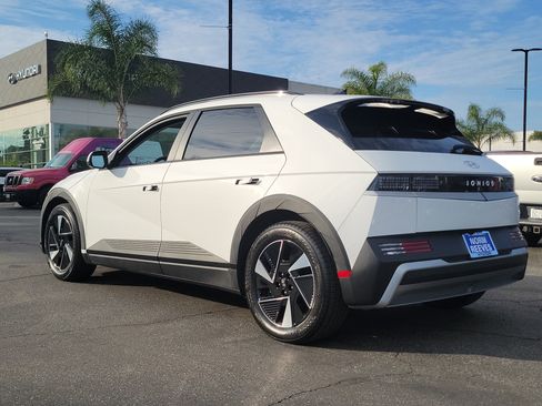 Certified 2025 Hyundai Ioniq 5 SEL image 30