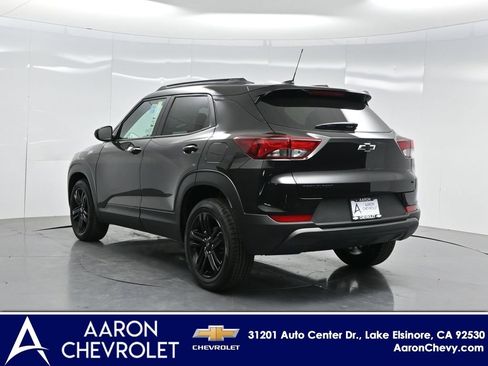 New 2026 Chevrolet TrailBlazer LT w/ Midnight Edition FWD image 5