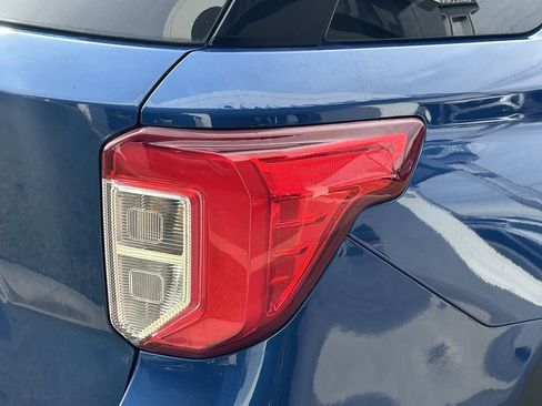Used 2022 Ford Explorer Limited w/ Limited Technology Package image 9