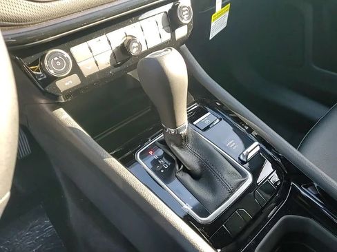 New 2026 Jeep Compass Latitude image 16