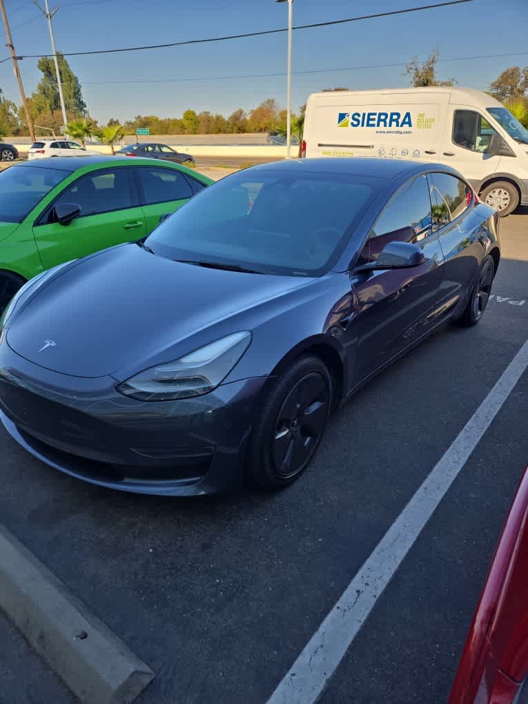 Used 2023 Tesla Model 3 Standard Range RWD image 2