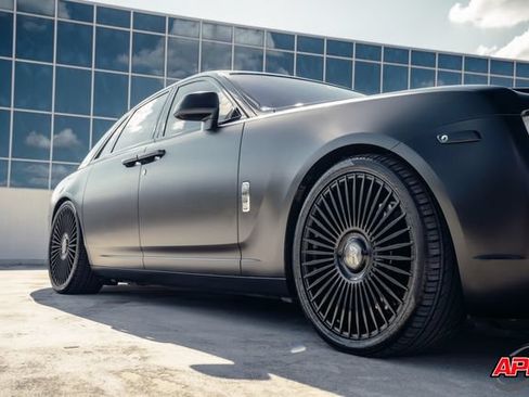 Used 2014 Rolls-Royce Ghost RWD image 26