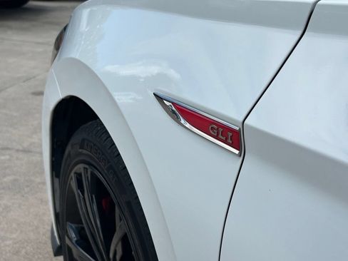 Certified 2022 Volkswagen Jetta GLI Autobahn w/ GLI Black Package FWD image 32
