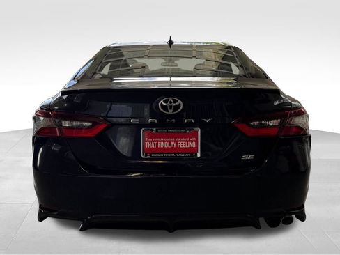 Used 2021 Toyota Camry SE FWD image 5
