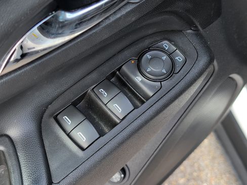 Used 2021 Chevrolet Equinox LT image 17