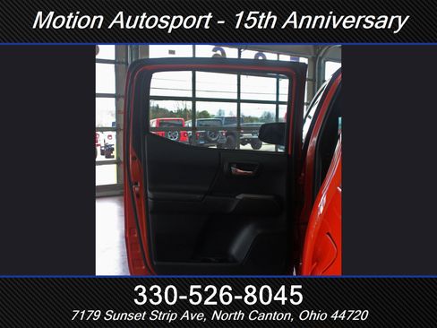 Used 2017 Toyota Tacoma TRD Off-Road w/ Premium & Technology Package image 39