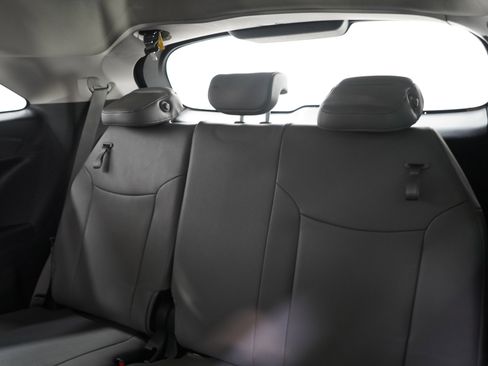 Used 2025 Toyota Sienna XLE AWD/4WD image 23