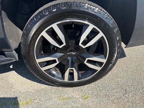 Used 2019 Chevrolet Suburban Premier AWD/4WD image 8