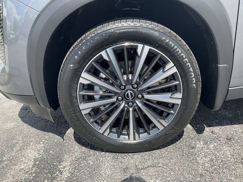 New 2026 Nissan Pathfinder Platinum w/ Cargo Package AWD/4WD image 8