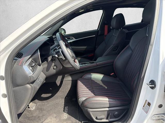 Used 2023 Genesis G70 2.0T w/ Sport Prestige Package RWD image 10