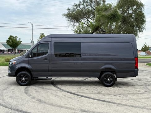 Used 2023 Mercedes-Benz Sprinter 2500 image 6